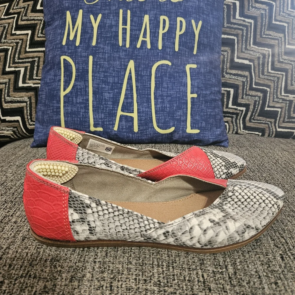 TOMS Red Snake Print Ballet Flats Slip On Shoes Womens‎ Size 7.5